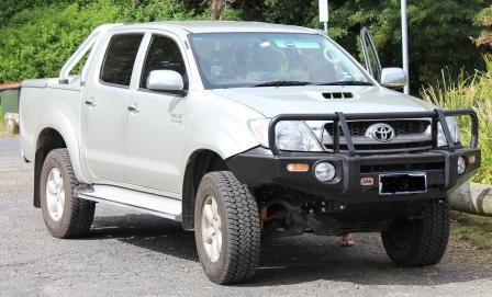 Hilux_w_bull_bar