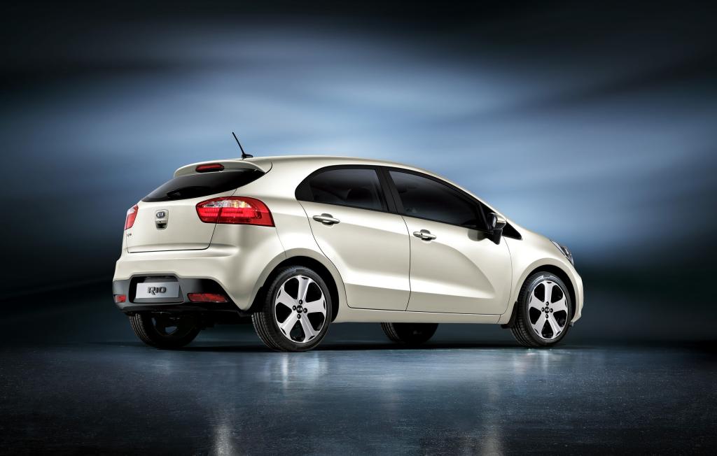 Kia_Rio_rear